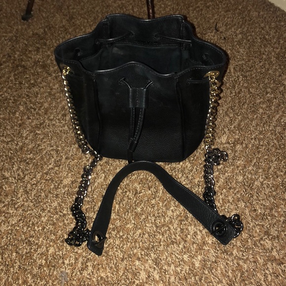 Bucket bag with multi color chain - Picture 5 of 5